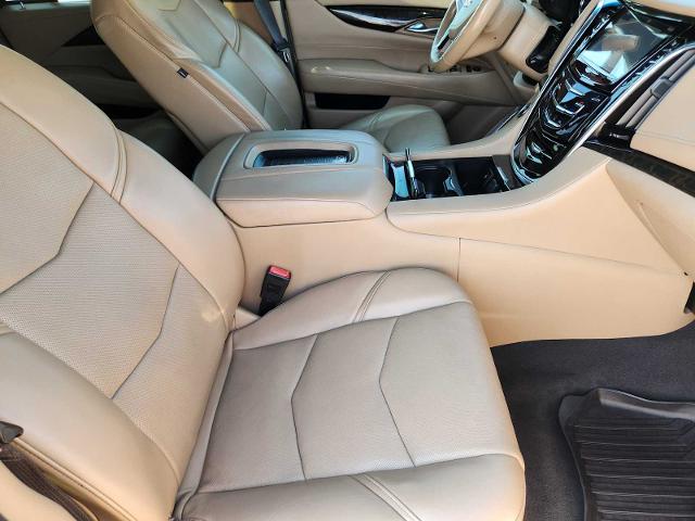 2018 Cadillac Escalade Vehicle Photo in DENTON, TX 76210-9321