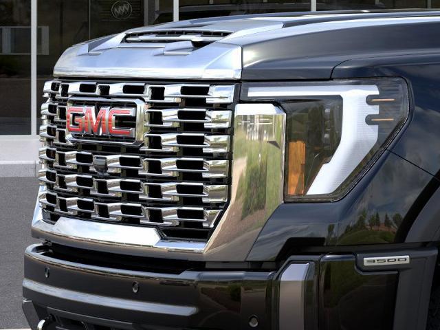 2025 GMC Sierra 3500 HD Vehicle Photo in HEALDSBURG, CA 95448-3401