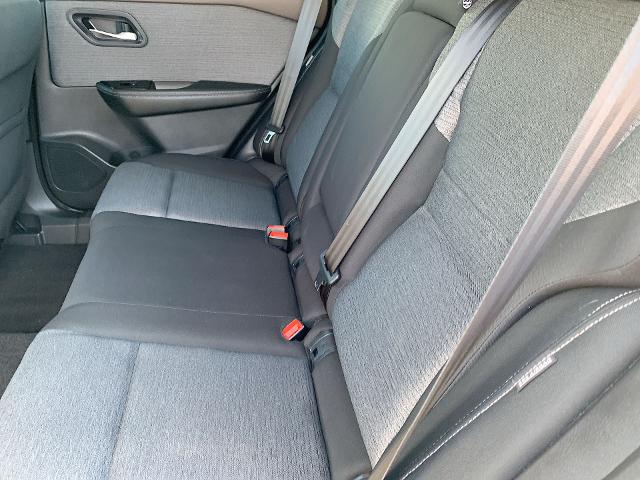 2022 Nissan Rogue Vehicle Photo in MOON TOWNSHIP, PA 15108-2571