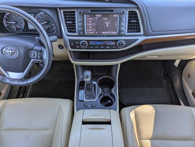 2019 Toyota Highlander Vehicle Photo in BRUNSWICK, GA 31525-1881