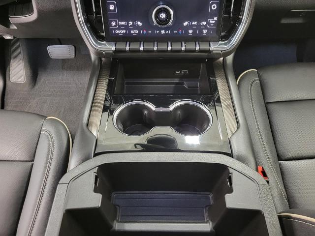 2025 GMC Yukon Vehicle Photo in NEENAH, WI 54956-2243