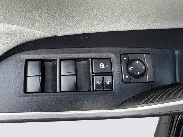 2020 Toyota RAV4 Vehicle Photo in LEOMINSTER, MA 01453-2952