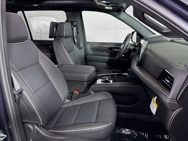 2025 Chevrolet Suburban Vehicle Photo in PUYALLUP, WA 98371-4149