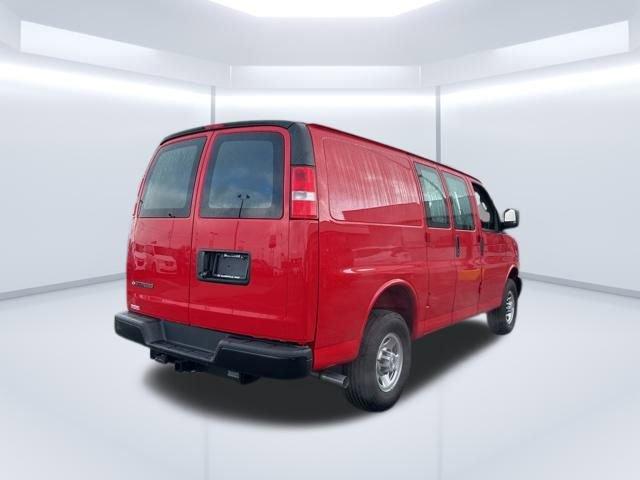 2025 Chevrolet Express Cargo 2500 Vehicle Photo in SAINT CLAIRSVILLE, OH 43950-8512