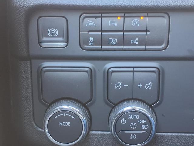 2025 Chevrolet Suburban Vehicle Photo in Denton, TX 76205