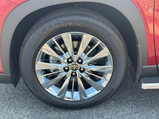 2025 Toyota Grand Highlander Vehicle Photo in COLUMBIA, MO 65203-3903