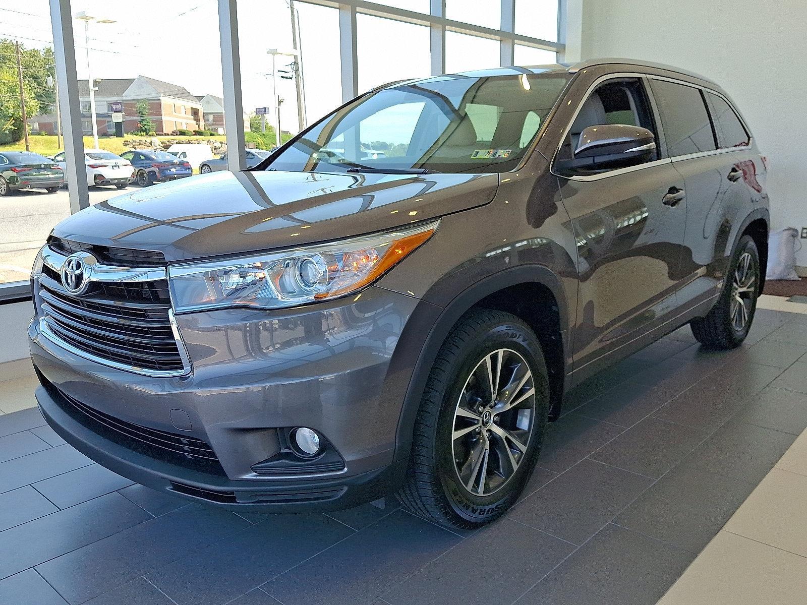 2016 Toyota Highlander Vehicle Photo in Lancaster, PA 17601