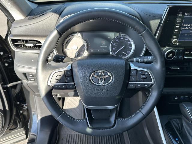 2022 Toyota Highlander Vehicle Photo in Tucson, AZ 85712