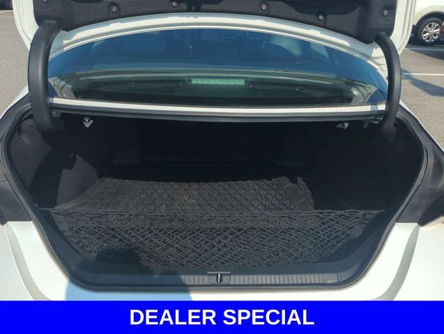 2022 Toyota Avalon Vehicle Photo in Merrillville, IN 46410