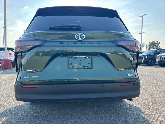 2025 Toyota Sienna Vehicle Photo in Jonesboro, AR 72404