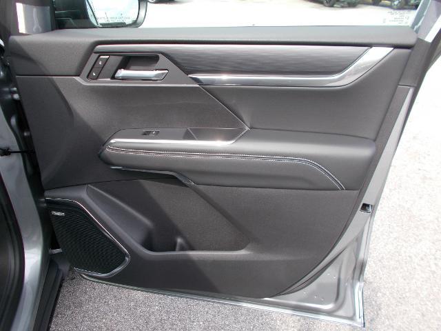 2025 GMC Acadia Vehicle Photo in LOWELL, MA 01852-4336