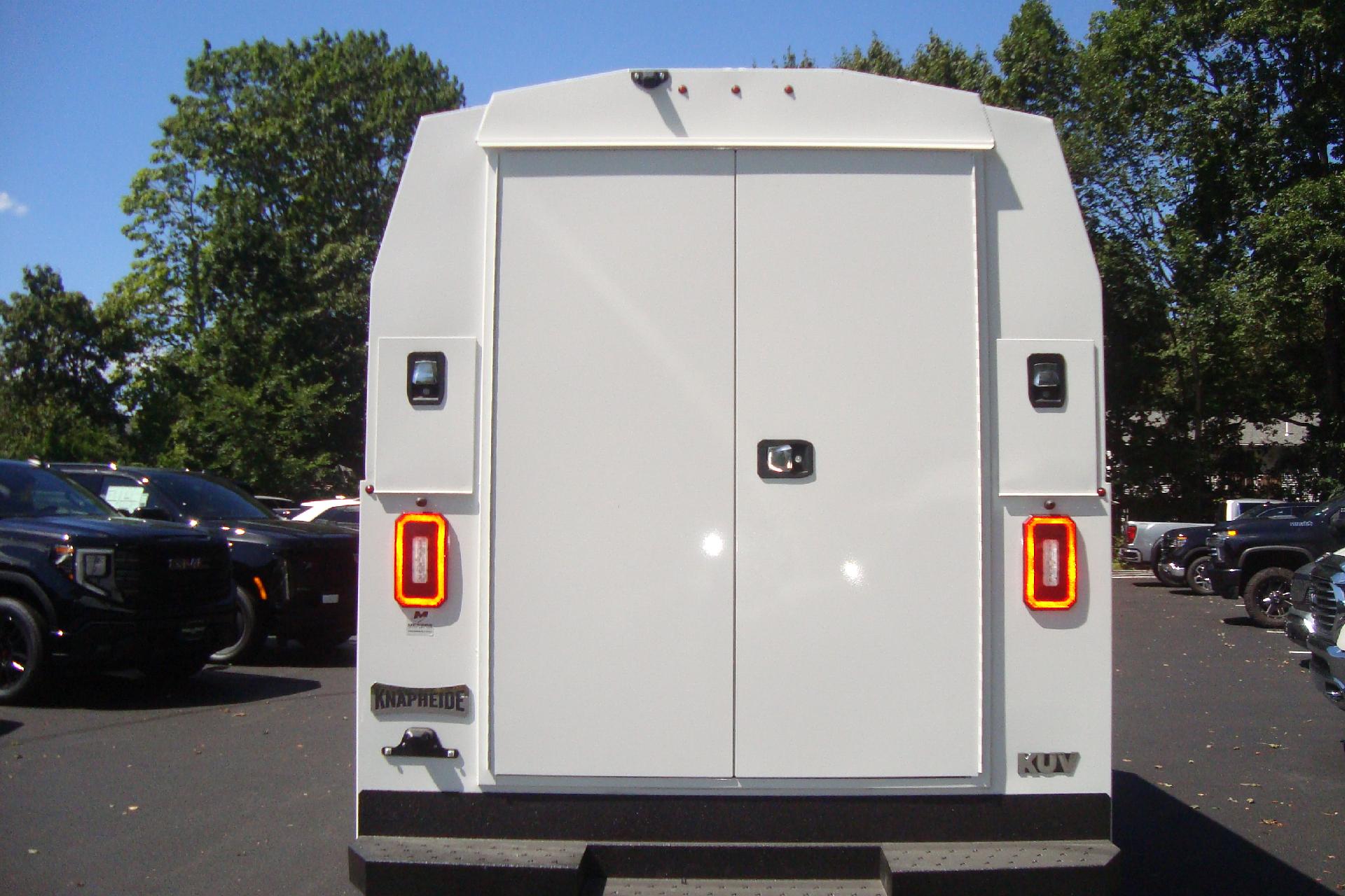 2025 GMC Savana Commercial Cutaway Vehicle Photo in PORTSMOUTH, NH 03801-4196