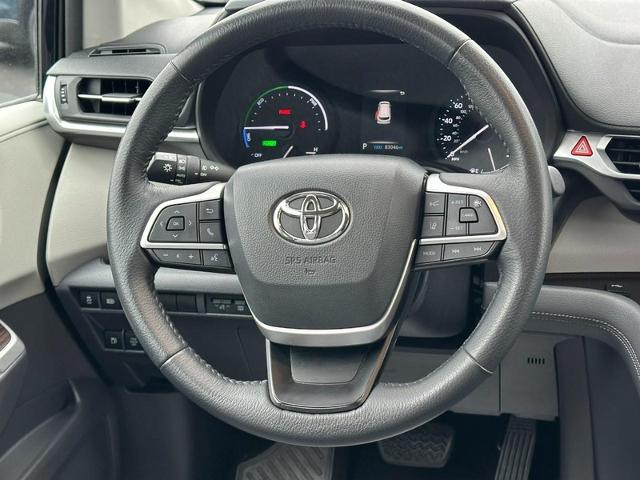 2022 Toyota Sienna Vehicle Photo in COLUMBIA, MO 65203-3903