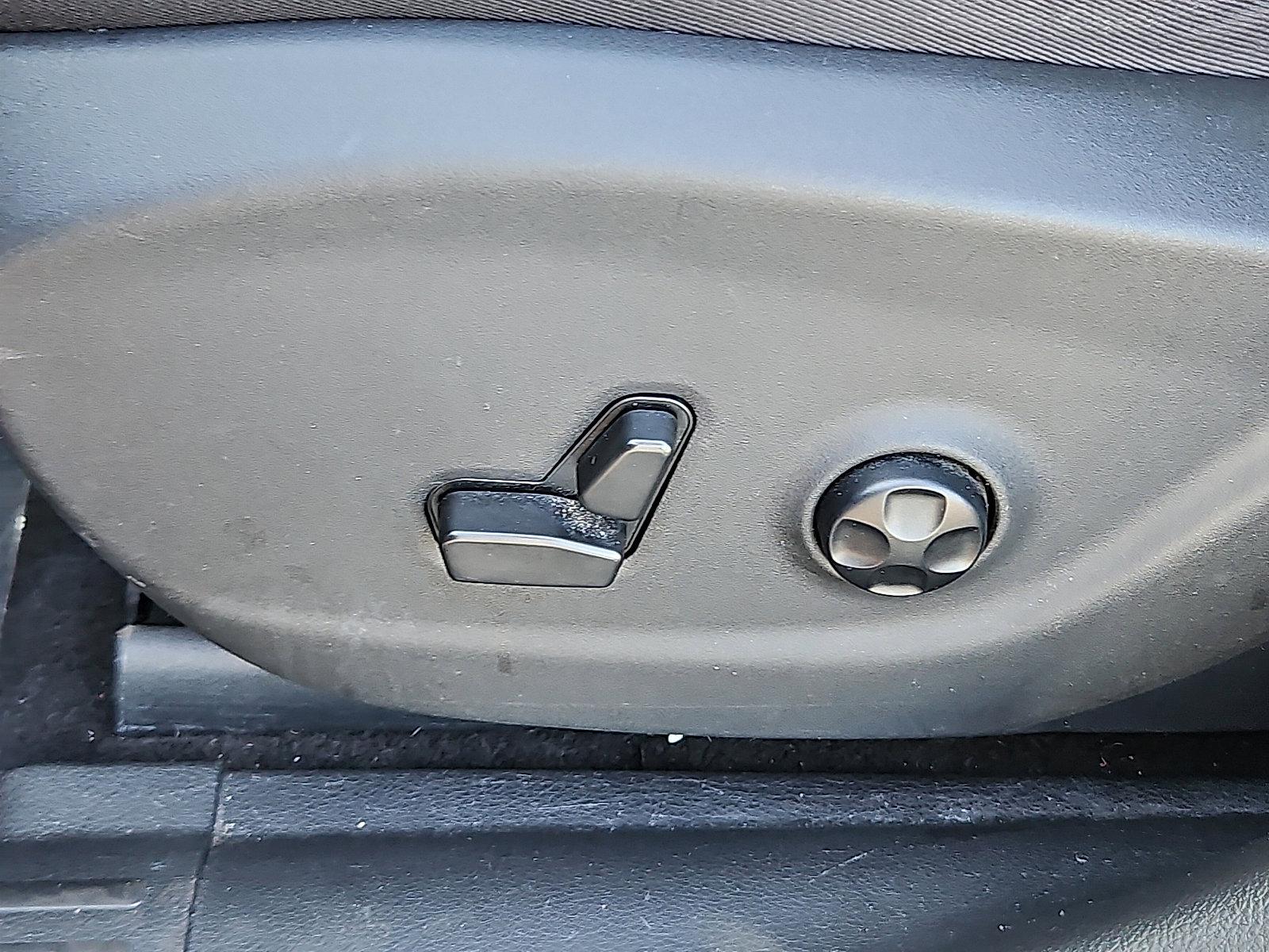 2021 Jeep Cherokee Vehicle Photo in Trevose, PA 19053