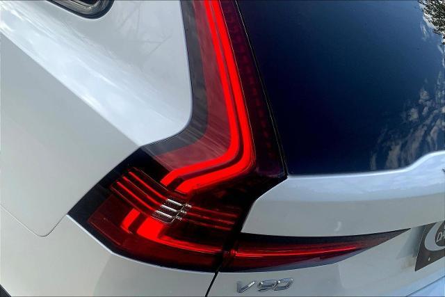 2025 Volvo V90 Cross Country Vehicle Photo in KANSAS CITY, MO 64114-4545