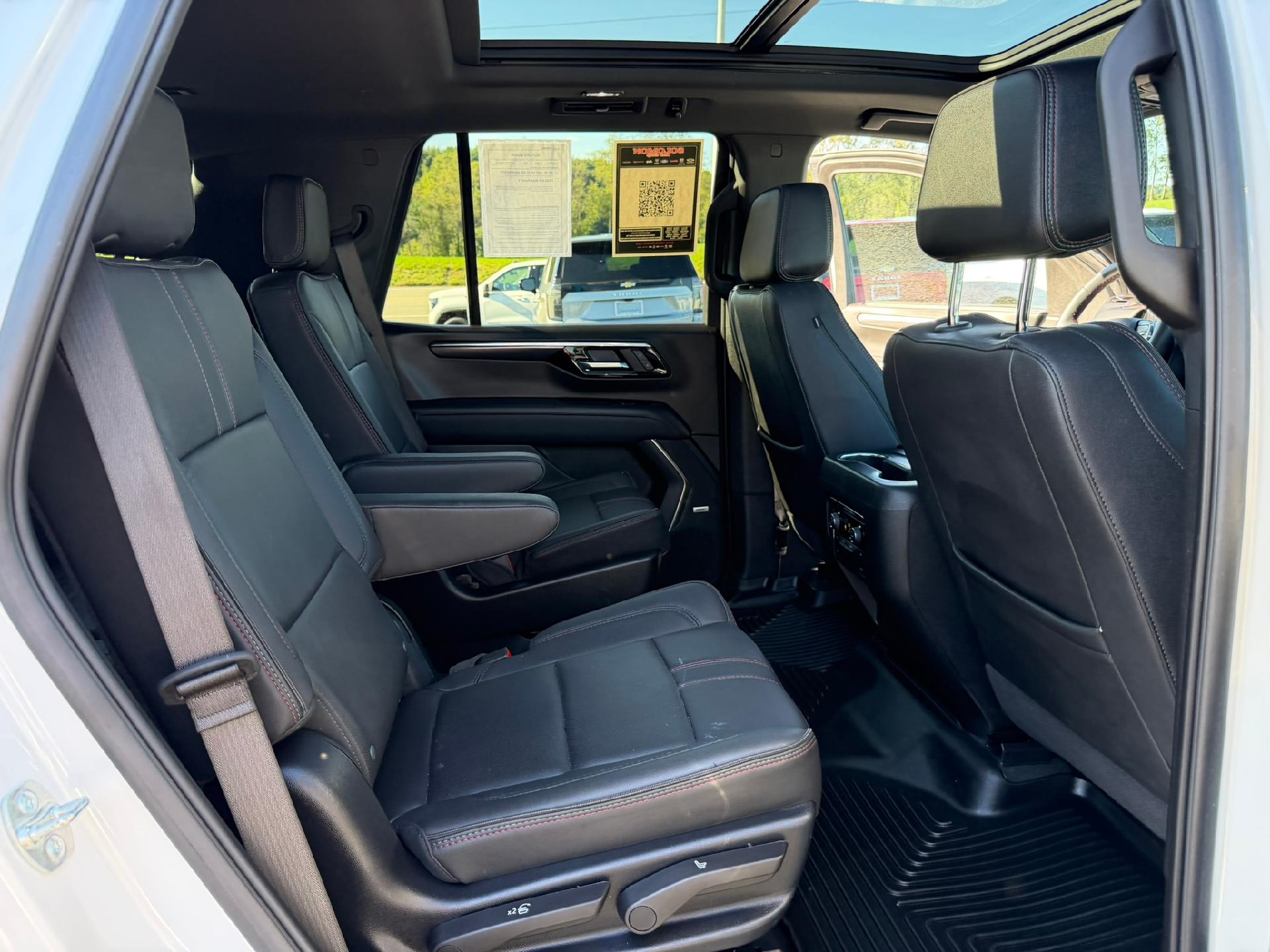 2025 Chevrolet Tahoe photo 38 of 40