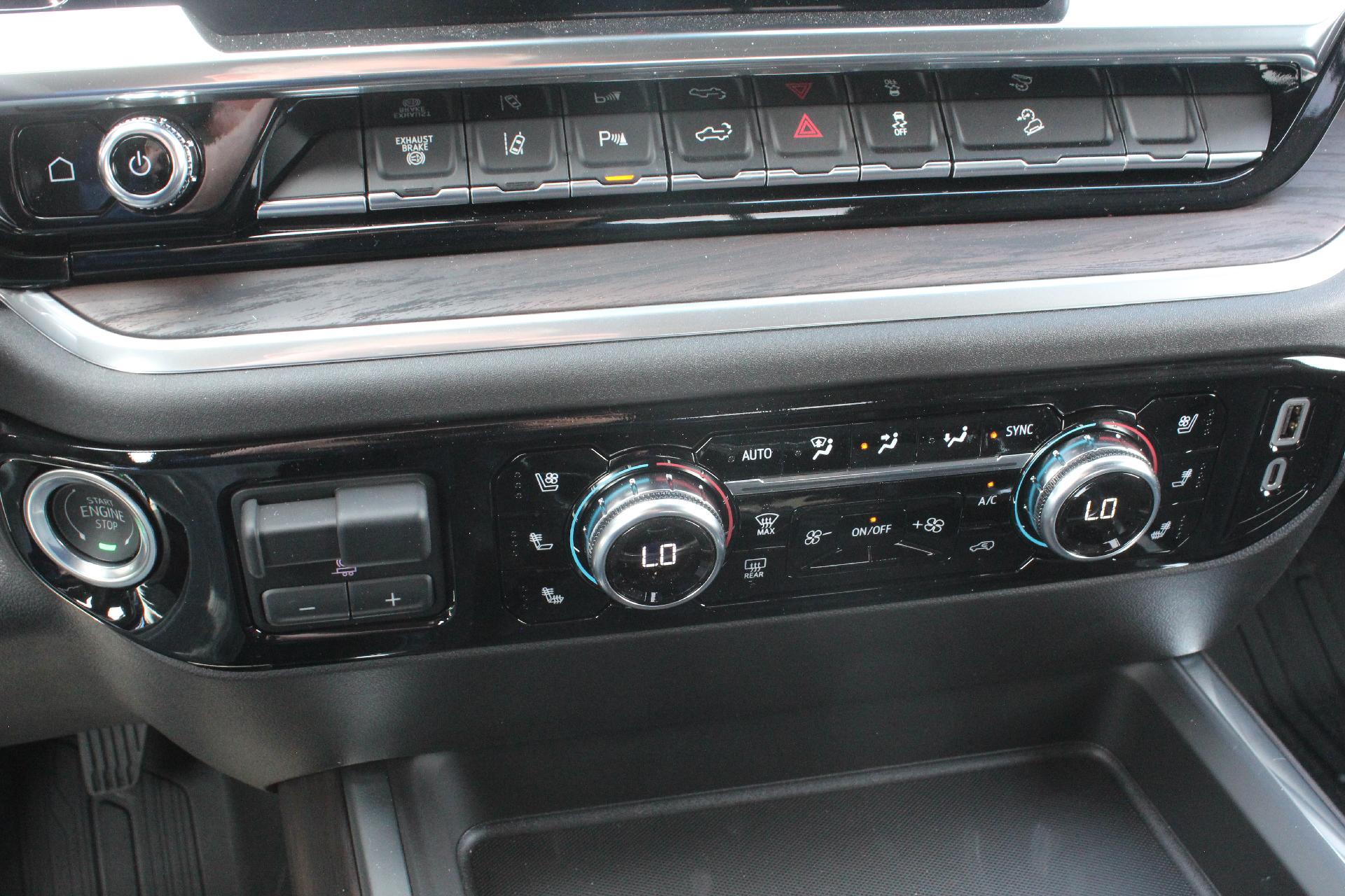 2025 GMC Sierra 3500 HD Vehicle Photo in AURORA, CO 80012-4011