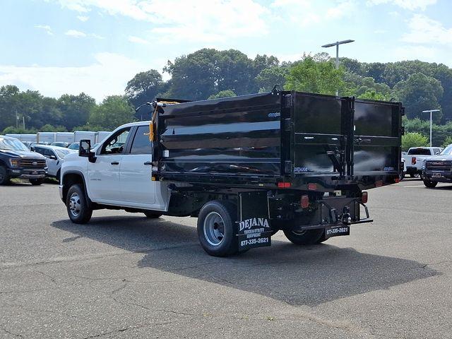 2025 Chevrolet Silverado 3500 HD Chassis Cab Vehicle Photo in DANBURY, CT 06810-5034