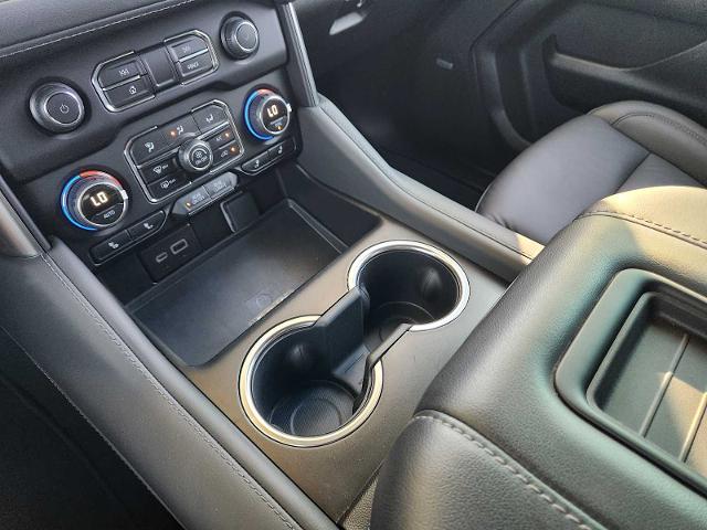 2024 Chevrolet Suburban Vehicle Photo in DENTON, TX 76210-9321
