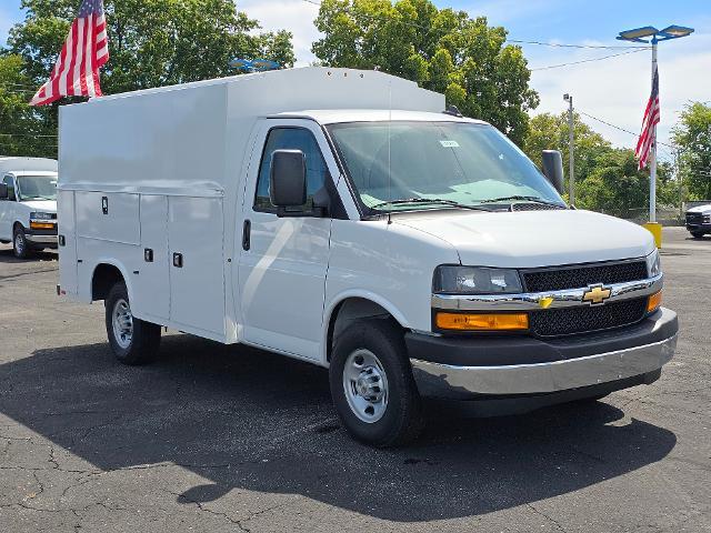 2025 Chevrolet Express Commercial Cutaway Vehicle Photo in INDEPENDENCE, MO 64055-1314