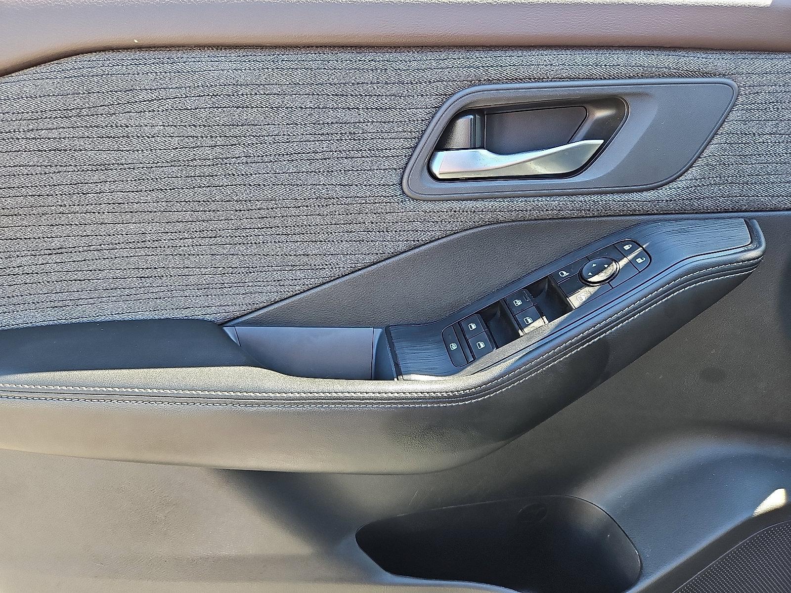 2023 Nissan Rogue Vehicle Photo in Jenkintown, PA 19046