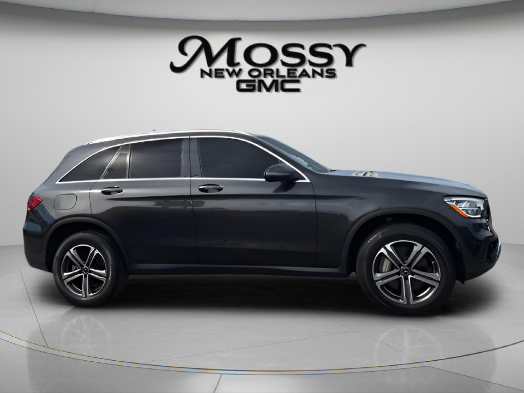 2022 Mercedes-Benz GLC photo 4 of 30
