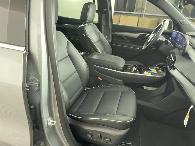 2025 Buick Enclave Vehicle Photo in GILBERT, AZ 85297-0402