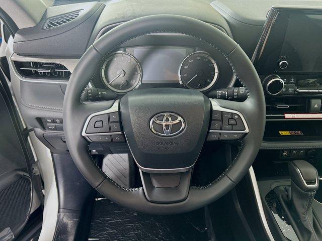 2025 Toyota Highlander Vehicle Photo in Flemington, NJ 08822