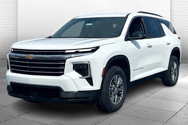 2025 Chevrolet Traverse Vehicle Photo in TOPEKA, KS 66609-0000