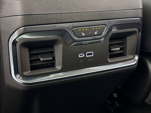 2025 GMC Sierra 3500 HD Vehicle Photo in PUYALLUP, WA 98371-4149