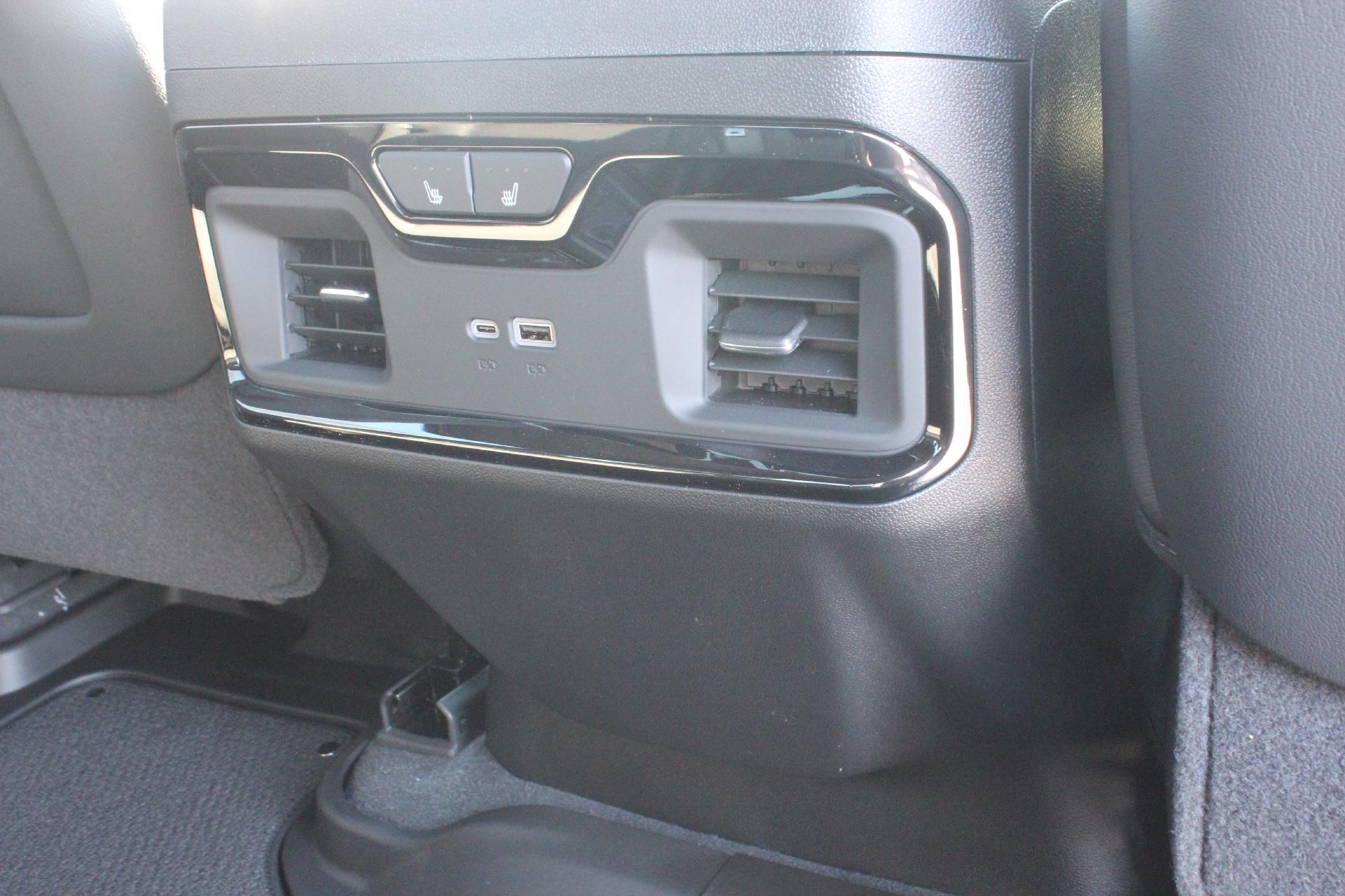 2025 GMC Sierra 2500 HD Vehicle Photo in AURORA, CO 80012-4011
