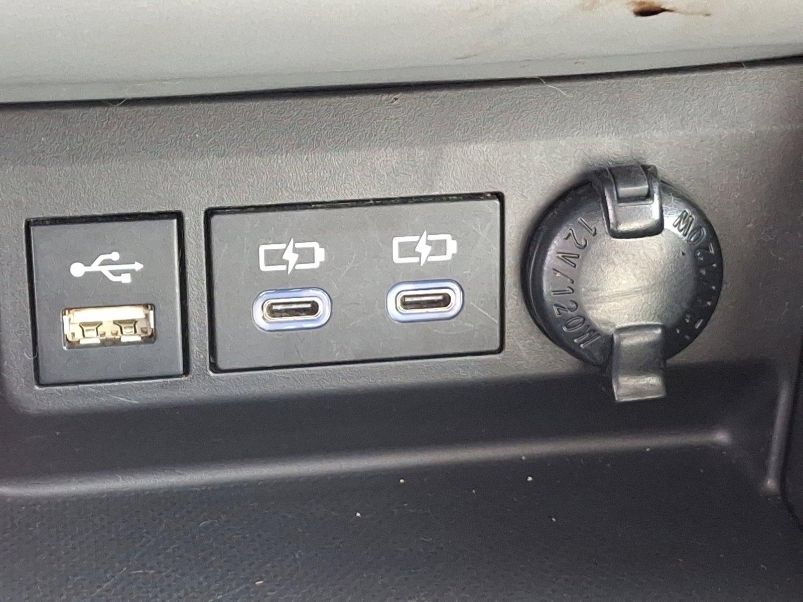 2022 Toyota Highlander Vehicle Photo in Trevose, PA 19053