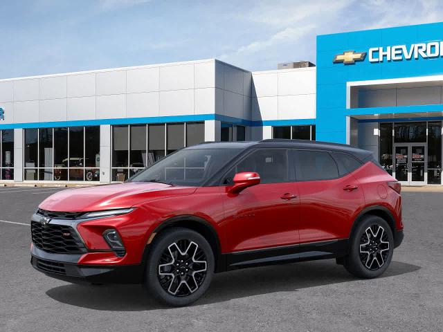 2025 Chevrolet Blazer Vehicle Photo in MOON TOWNSHIP, PA 15108-2571