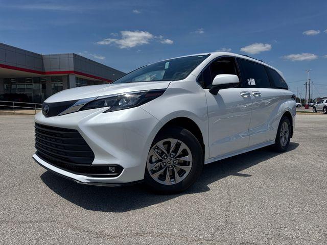 2026 Toyota Sienna Vehicle Photo in Jonesboro, AR 72404