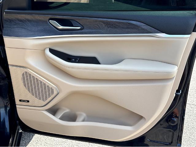 2024 Jeep Grand Cherokee L Vehicle Photo in BEAUFORT, SC 29906-4218
