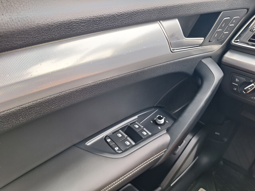 2023 Audi Q5 Sportback photo 18 of 33