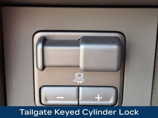 2023 GMC Canyon Vehicle Photo in DANBURY, CT 06810-5034