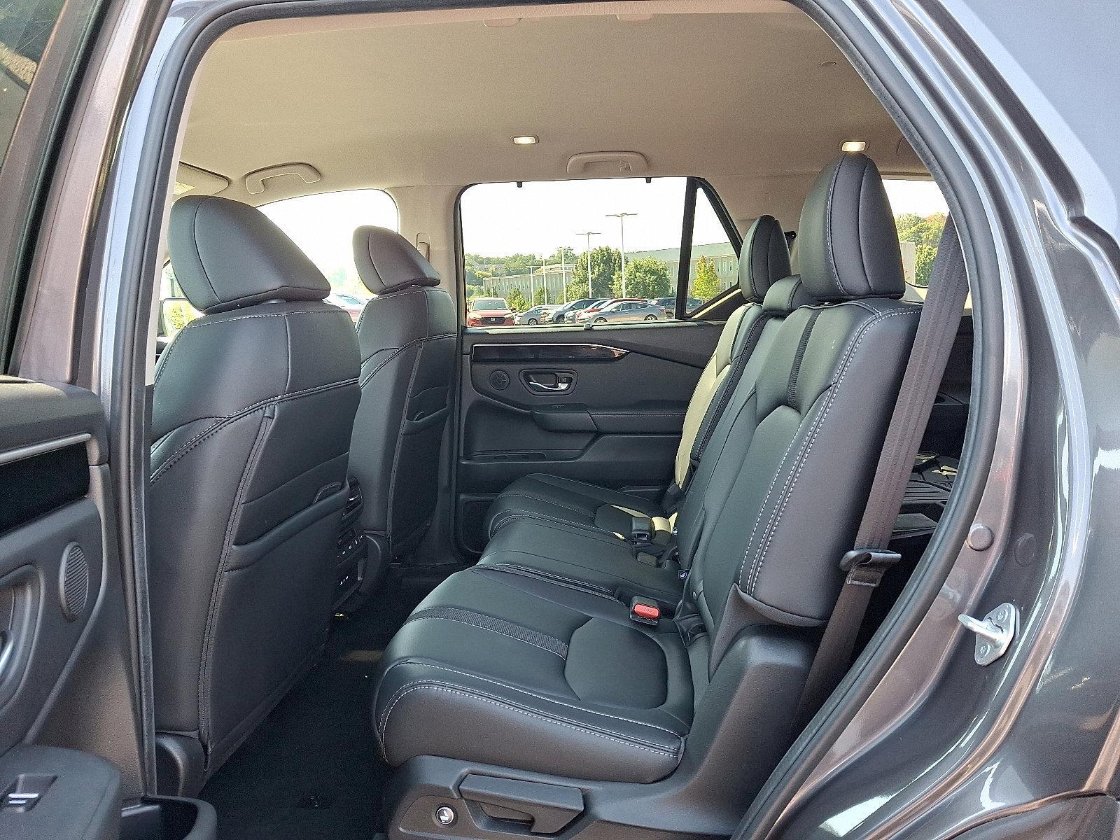 2025 Honda Pilot Vehicle Photo in Harrisburg, PA 17111
