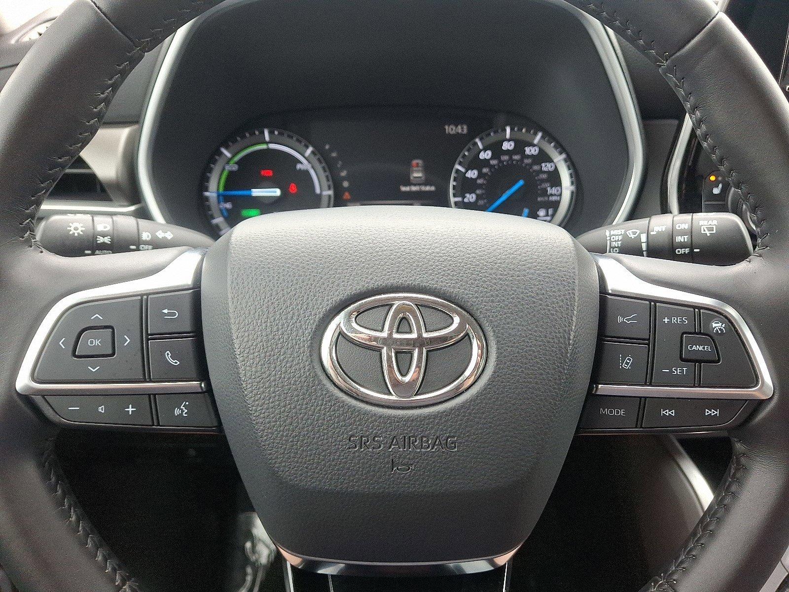 2020 Toyota Highlander Vehicle Photo in Harrisburg, PA 17111
