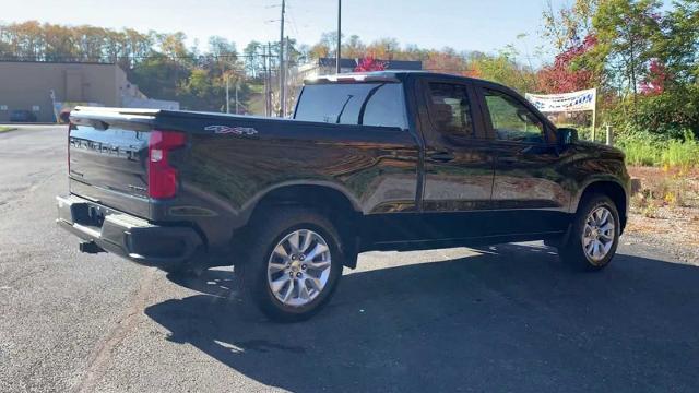 2020 Chevrolet Silverado 1500 Vehicle Photo in MOON TOWNSHIP, PA 15108-2571