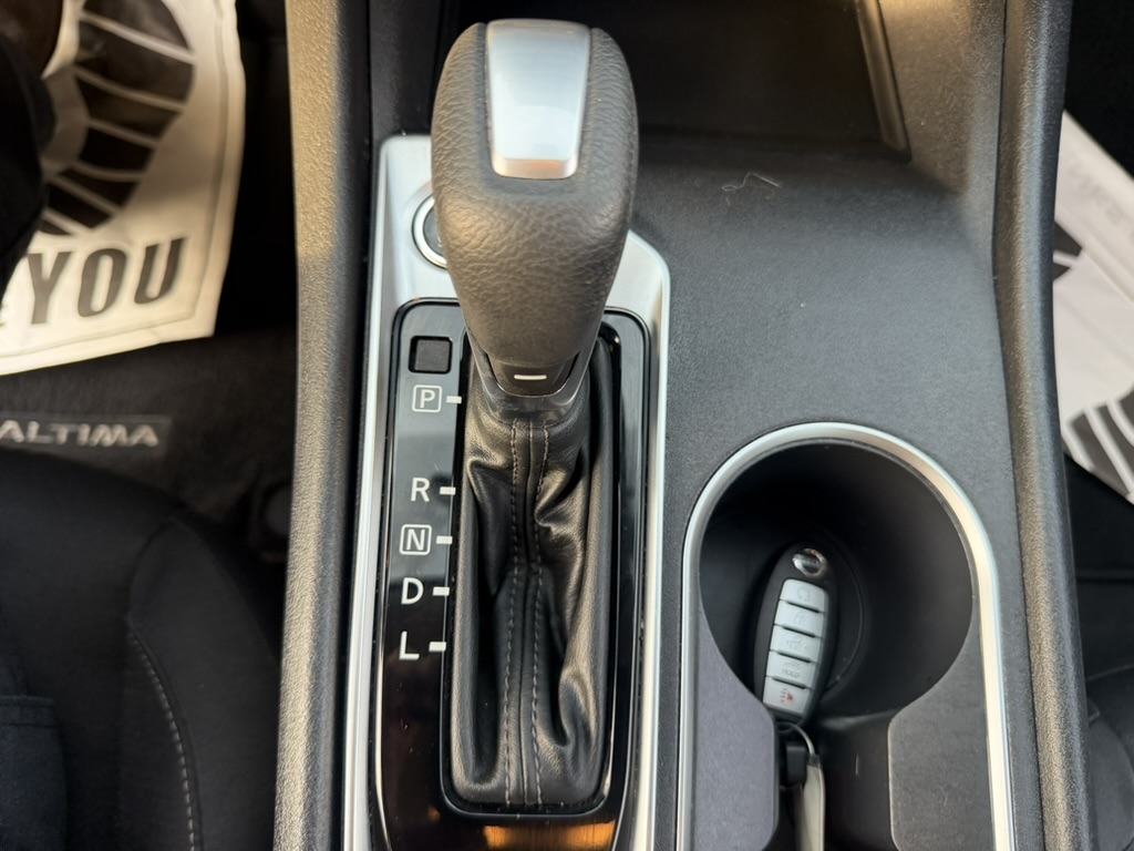 2022 Nissan Altima photo 26 of 33
