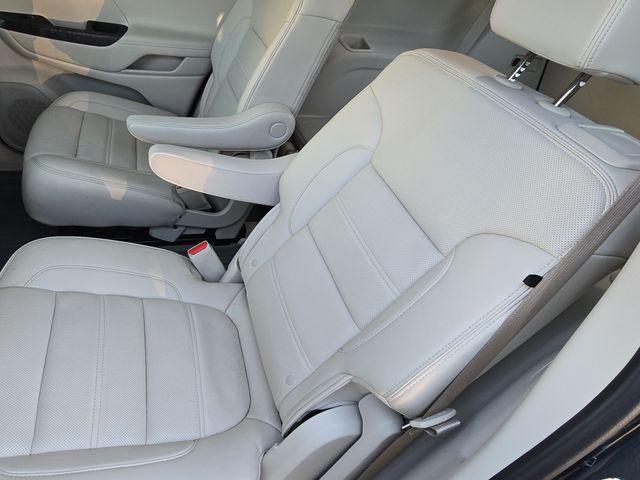 2022 GMC Acadia Vehicle Photo in Pleasant Hills, PA 15236