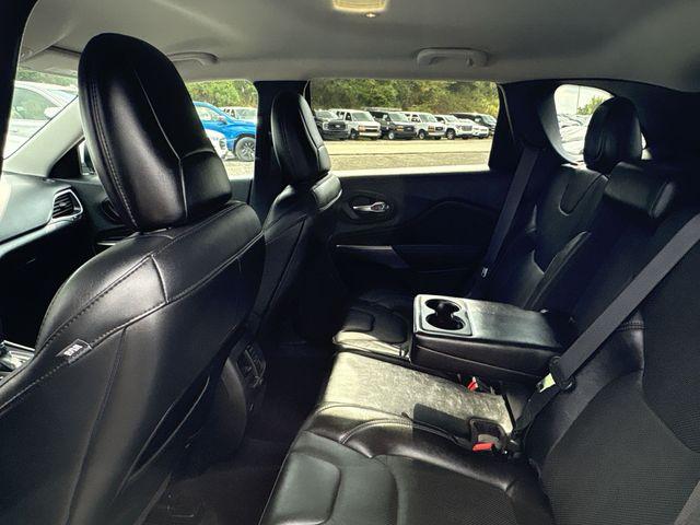 2021 Jeep Cherokee Vehicle Photo in Pleasant Hills, PA 15236