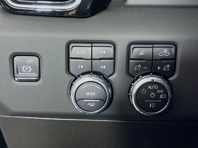 2025 GMC Sierra 2500 HD Vehicle Photo in PUYALLUP, WA 98371-4149