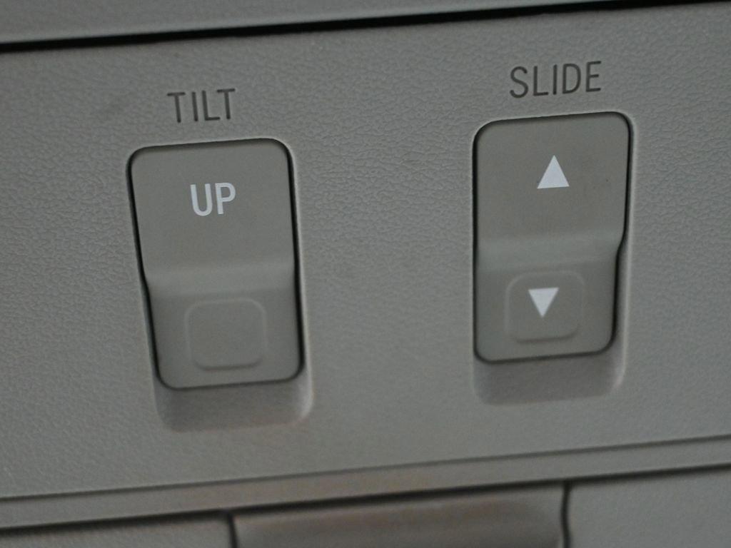 2017 Toyota Sequoia Vehicle Photo in Cedar Rapids, IA 52402