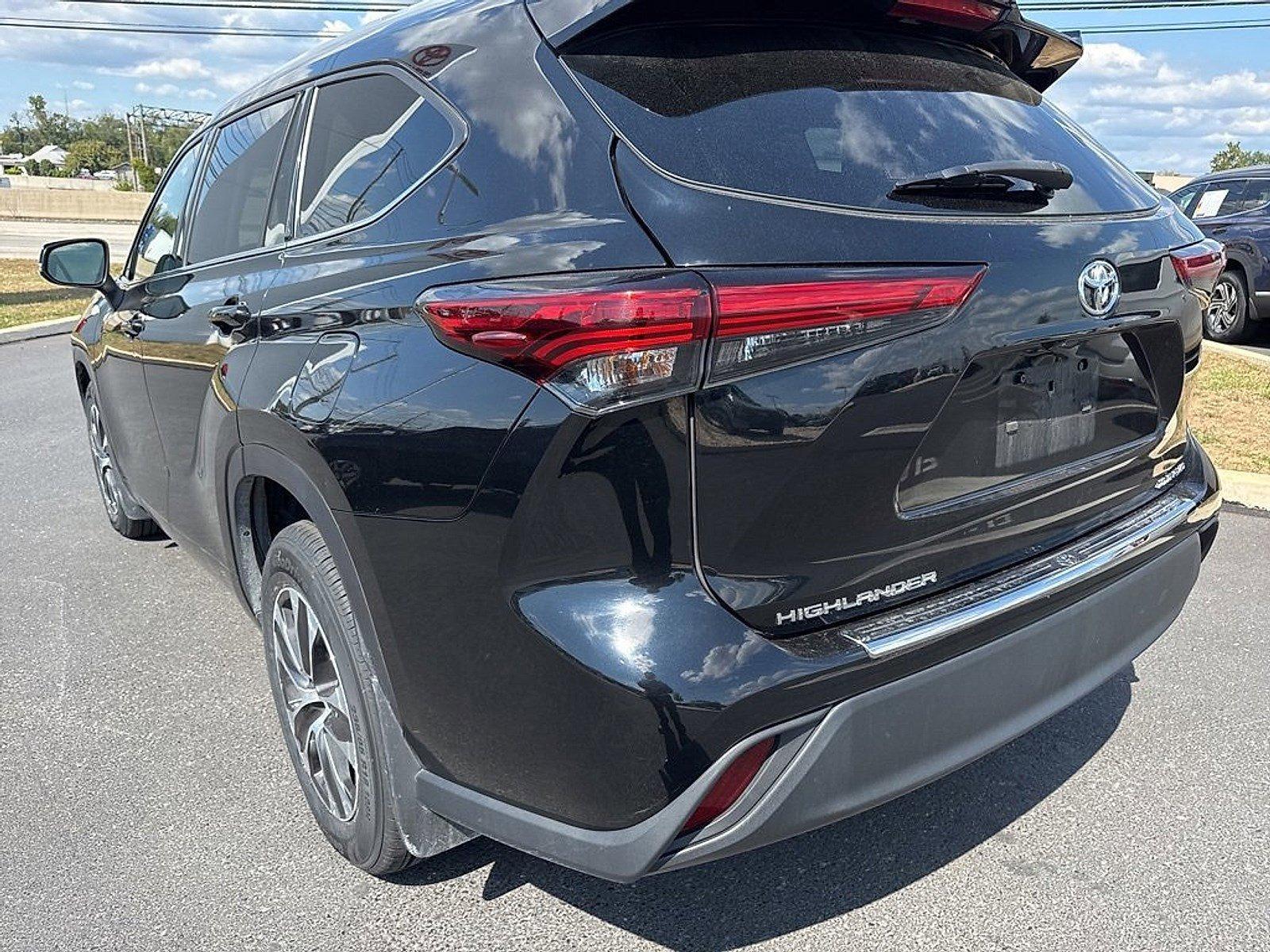 2022 Toyota Highlander Vehicle Photo in Harrisburg, PA 17111