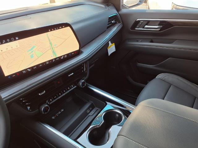 2025 Chevrolet Suburban Vehicle Photo in Denton, TX 76205