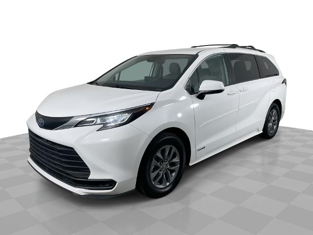 2021 Toyota Sienna Vehicle Photo in GILBERT, AZ 85297-0402