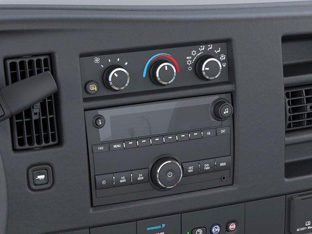 2025 GMC Savana Cutaway 3500 Vehicle Photo in DANBURY, CT 06810-5034