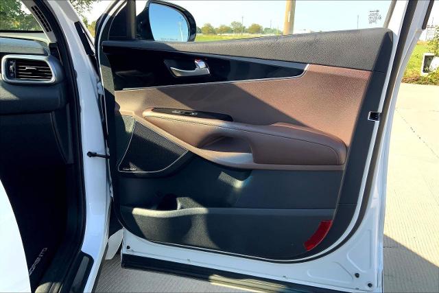 2019 Kia Sorento Vehicle Photo in TOPEKA, KS 66609-0000